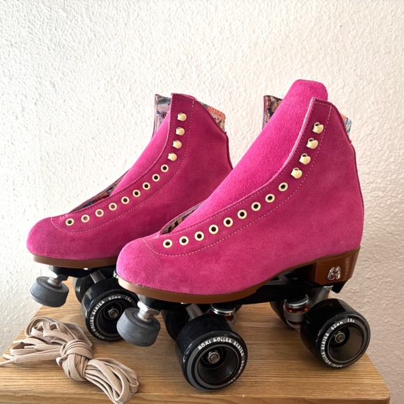 New Moxi Lolly DISCONTINUED Roller Skates Fuchsia Pink Fits like Women’s 7–7.5 - Picture 7 of 11
